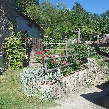 Casa Vacanze Podere Ugolini Apartment *